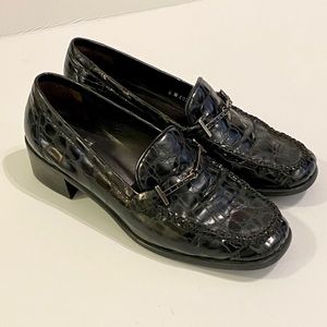 6.5 Stuart Weitzman loafers black textured